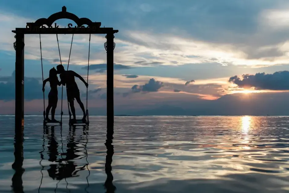Navigating Bipolar Disorder in Relationships: Couples Therapy