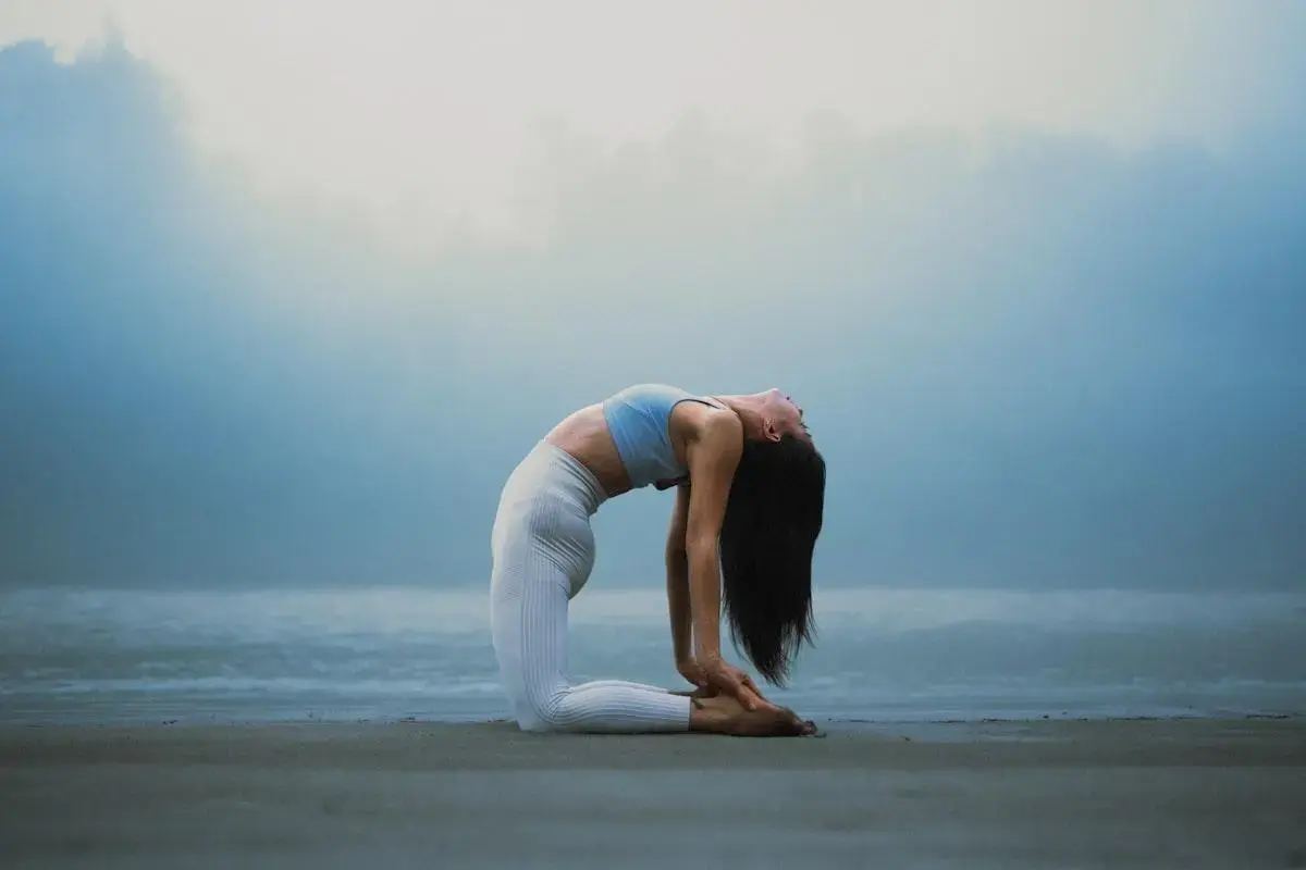 El yoga como práctica complementaria de apoyo a la salud mental