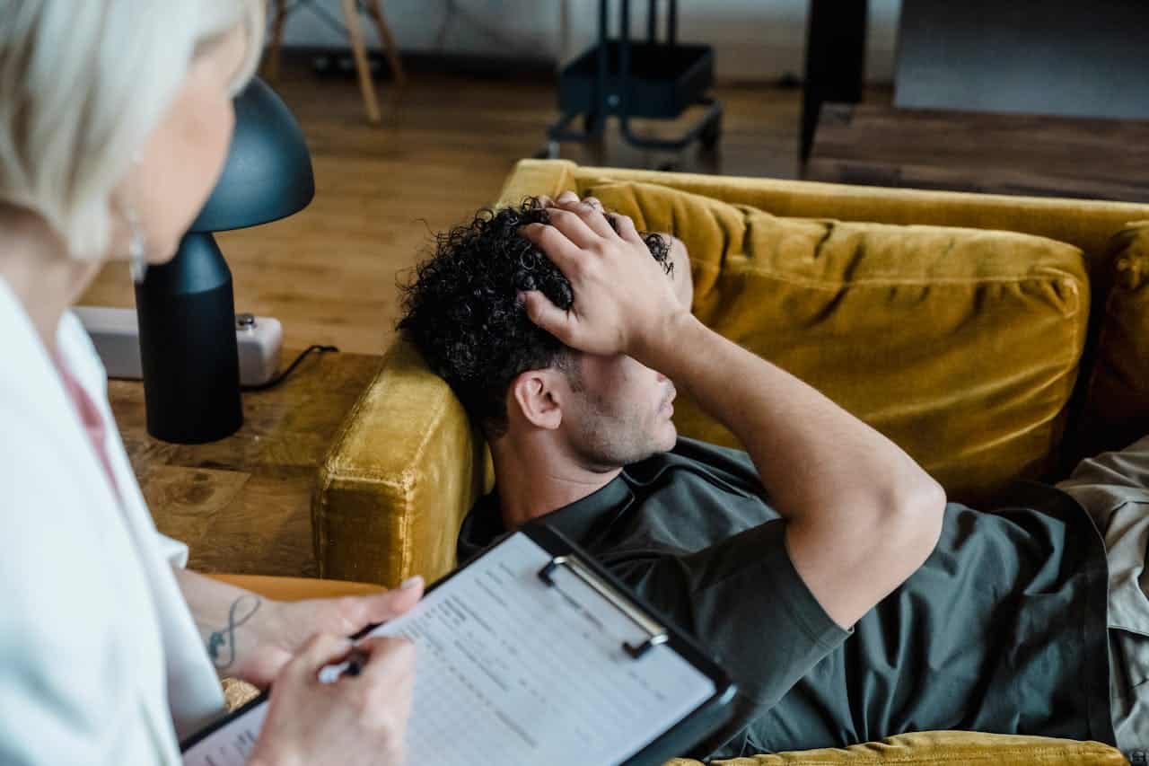 De qué hablar en terapia (y más de 50 ideas para cuando te quedes en blanco)