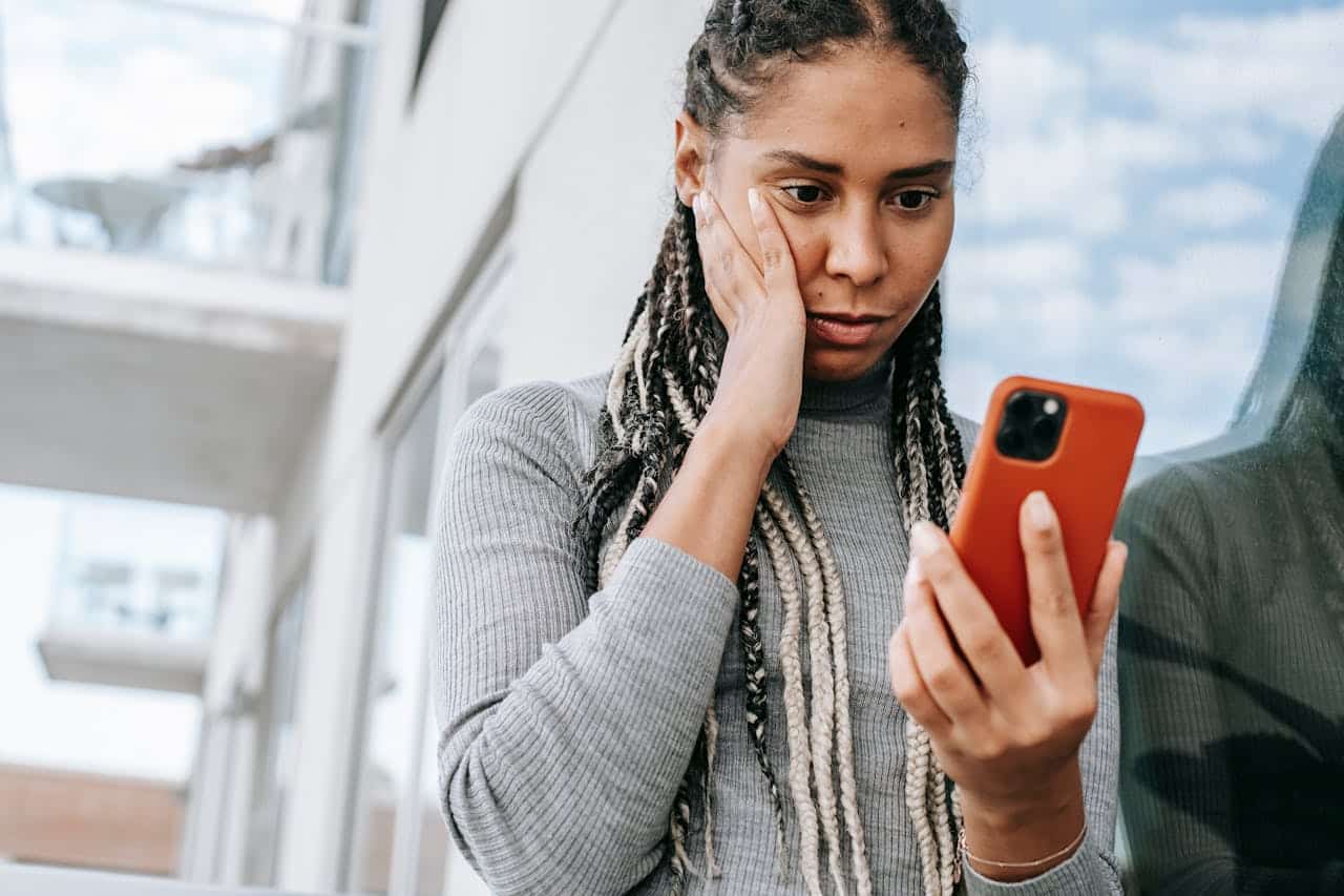 L’angoisse du téléphone : pourquoi passer des appels semble impossible et comment y faire face