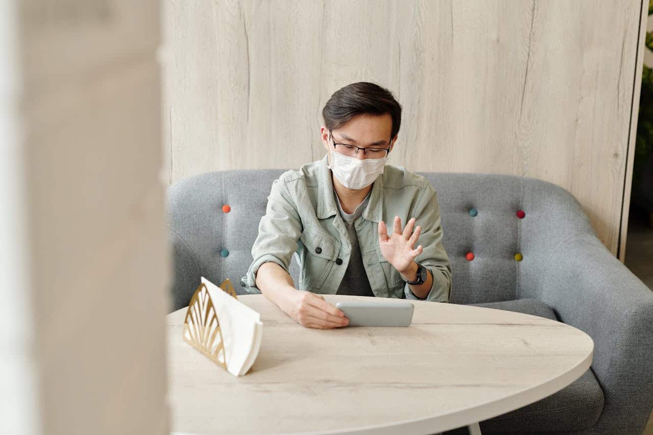 Online Therapy vs In-Person Therapy: Which Is Better?