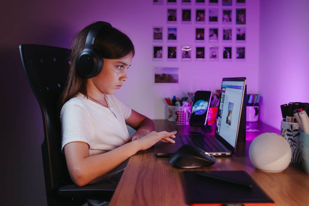 What Happens When a Gaming Community Becomes Their Whole World