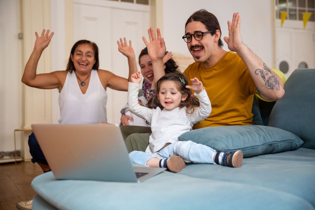 Why Time Zone Misalignment With Family Quietly Wears You Down
