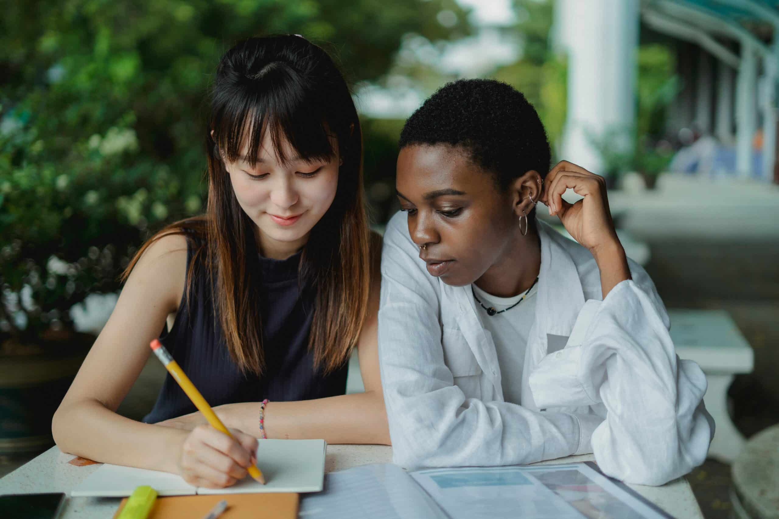 Éxito universitario de la primera generación: Retos y estrategias