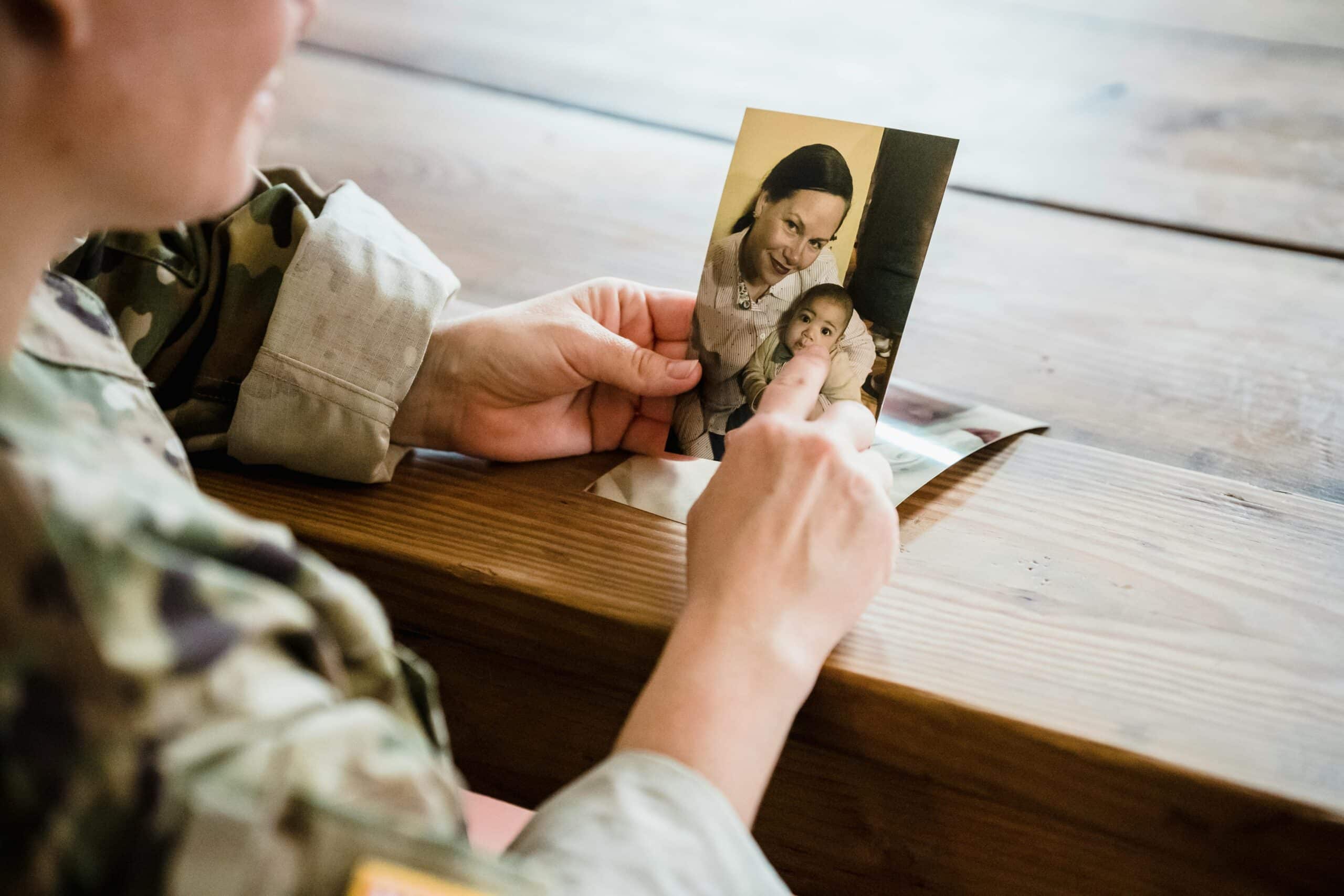 Telesalud mental para militares y veteranos: ¿Cómo beneficia la atención a distancia a quienes sirvieron?