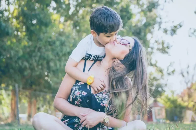 ¿Cómo proteger el bienestar emocional de tus hijos? Una guía práctica para familias mexicanas