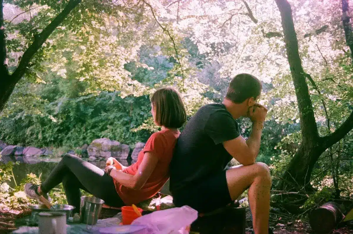La conexión entre amor e intimidad: Alimentar los vínculos emocionales