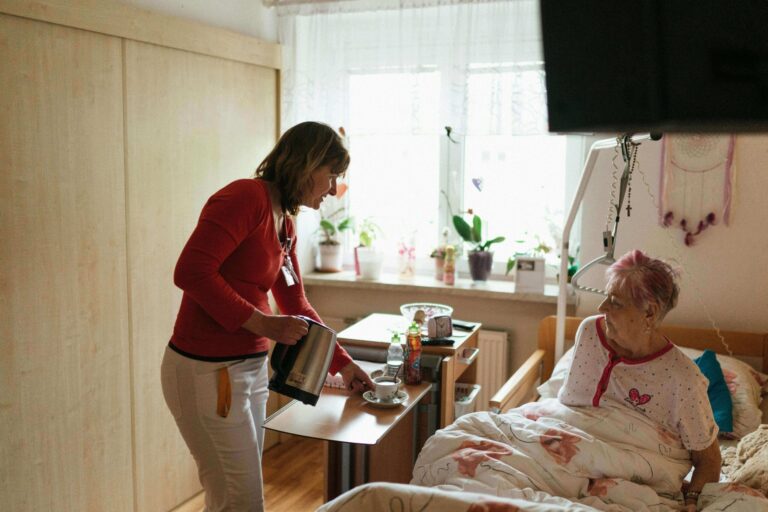 Cuidado de personas con demencia: impacto emocional y financiero
