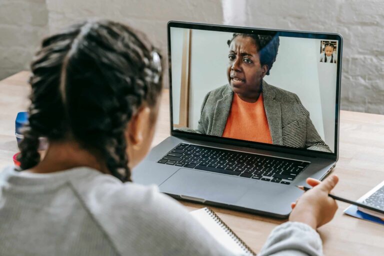 Telesalud para niños: Una guía para el bienestar emocional de tus hijos