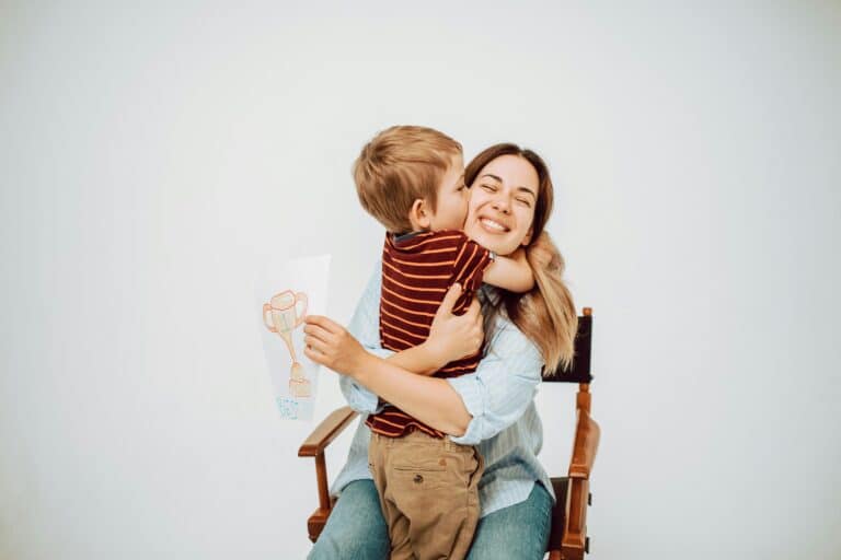 ¿Cómo educar sin castigos? Métodos científicos para criar hijos emocionalmente sanos