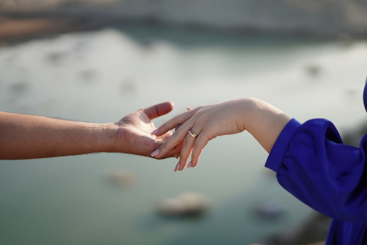 How to Build Trust in Relationships and Strengthen Bonds