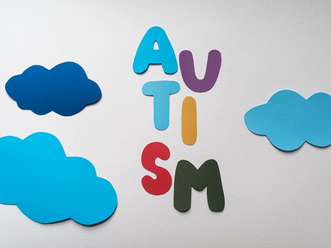 ¿Por qué el autismo en mujeres se detecta tan tarde? Señales que no vemos