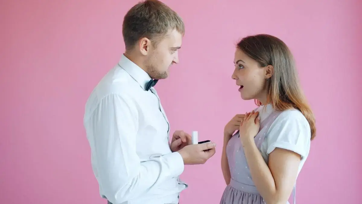 Pursuer-Distancer Dynamic: Why Couples Get Stuck