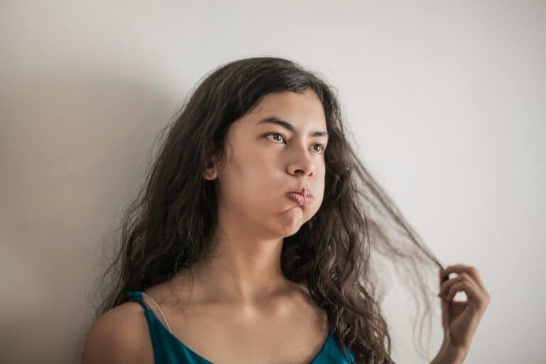 Tricotilomanía: por qué te arrancas el pelo y cómo empieza el alivio