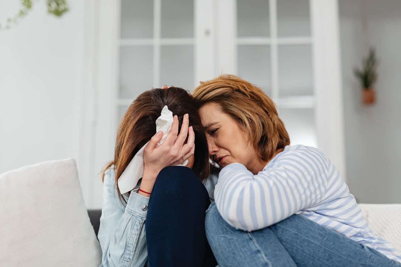 ¿Cómo hablar con alguien que tiene pensamientos suicidas? Guía para apoyar a un amigo