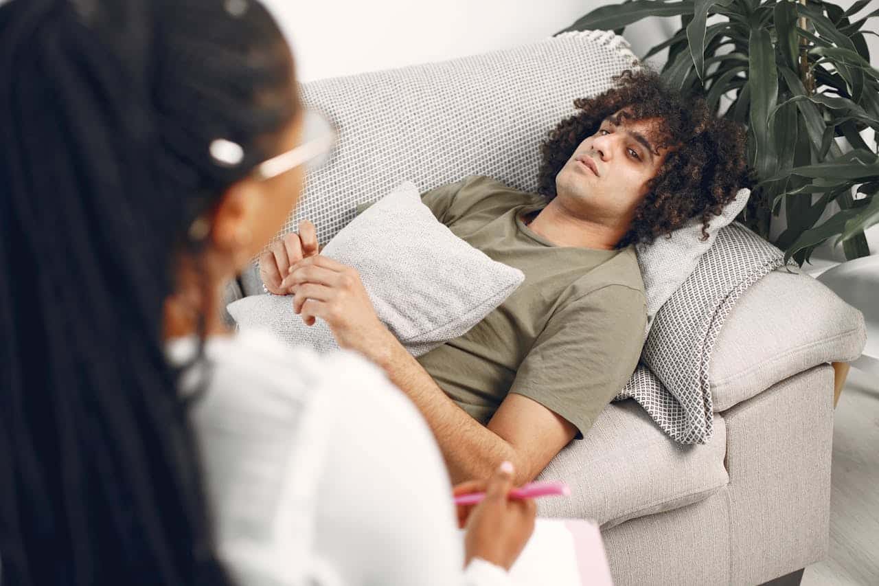 ¿Puede la terapia hacerte sentir peor? La respuesta sincera
