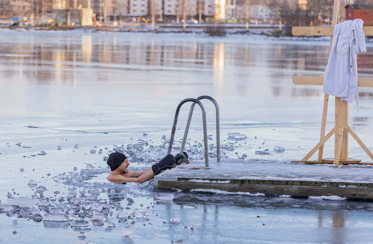 Cold Exposure Therapy: What Clinical Evidence Actually Shows