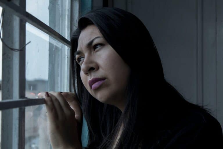 Salud mental de los inmigrantes frente a la adaptación de los expatriados: ¿en qué se diferencian?