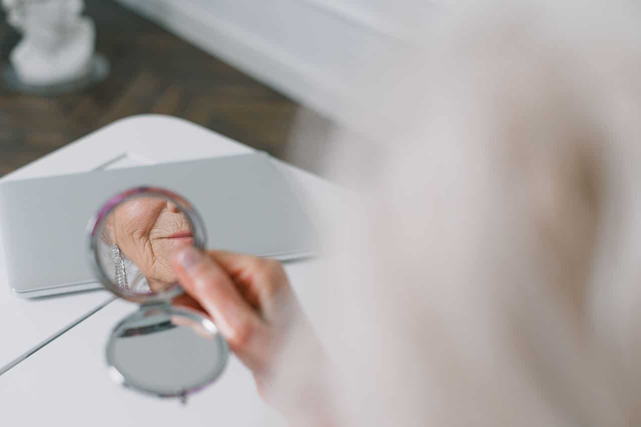 L’âgisme intériorisé nuit à votre cerveau et à votre santé mentale