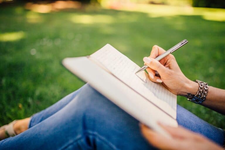 Tenir un journal pour la santé mentale : que se passe-t-il dans votre cerveau ?