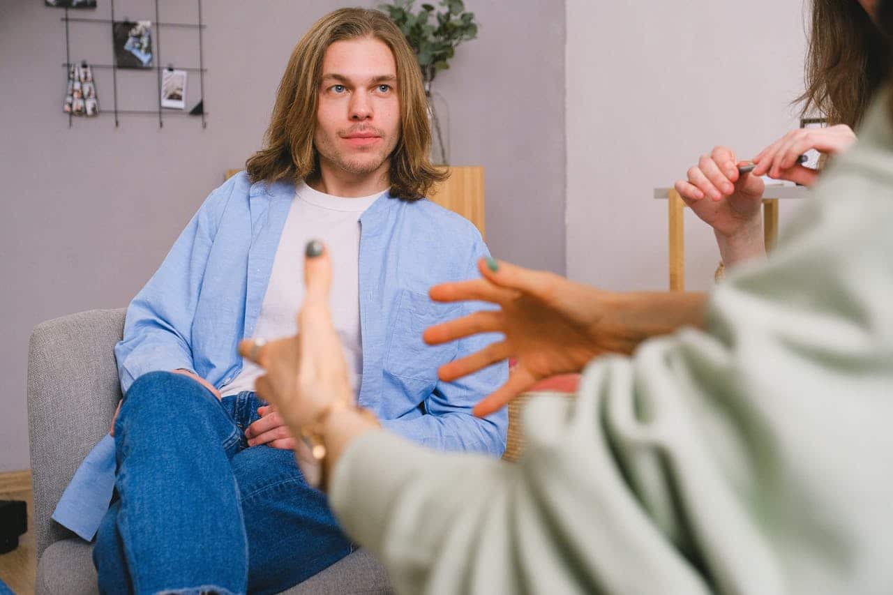 Life Coaching vs Therapy: Which One Fixes Your Problem