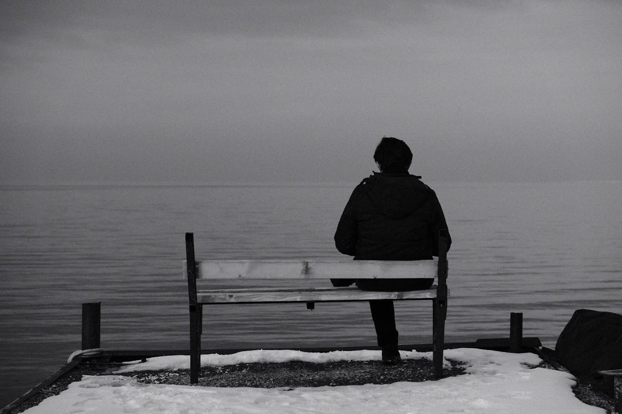 La solitude après le divorce : pourquoi elle semble plus intense qu’avant