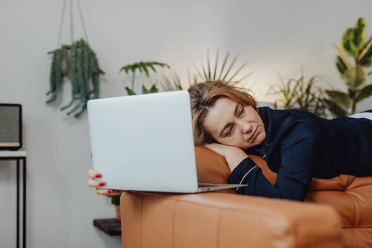Fatigue des actualités ou fatigue de l’apocalypse : qu’est-ce qui vous épuise le plus ?