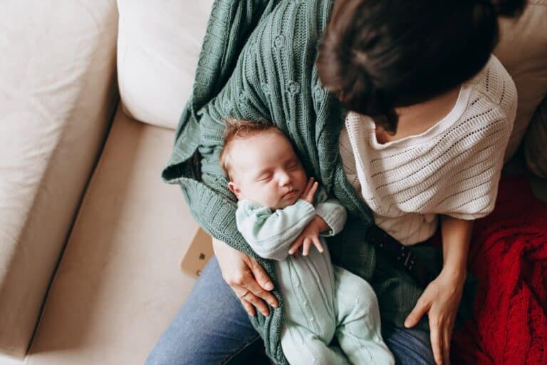 Postpartum Psychosis vs Depression: Critical Differences That Save Lives