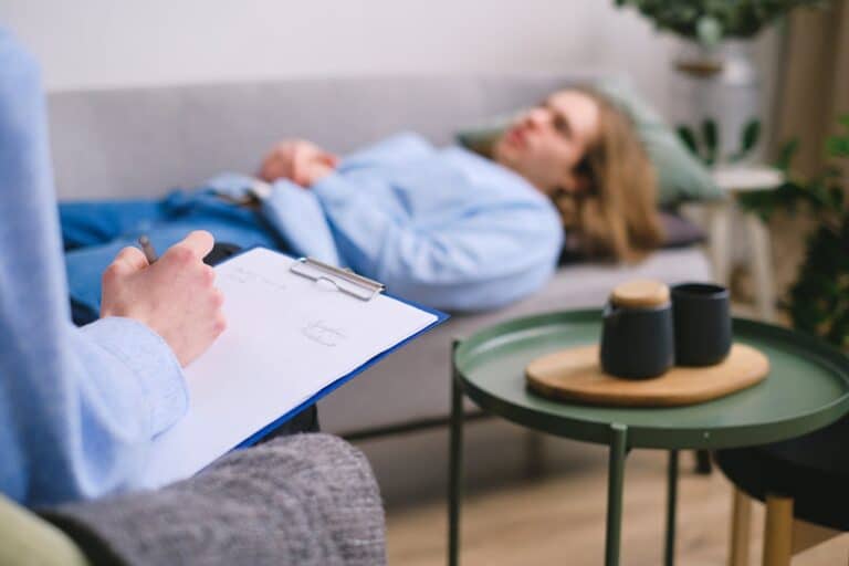 Hospitalización psiquiátrica: ¿qué ocurre realmente dentro?
