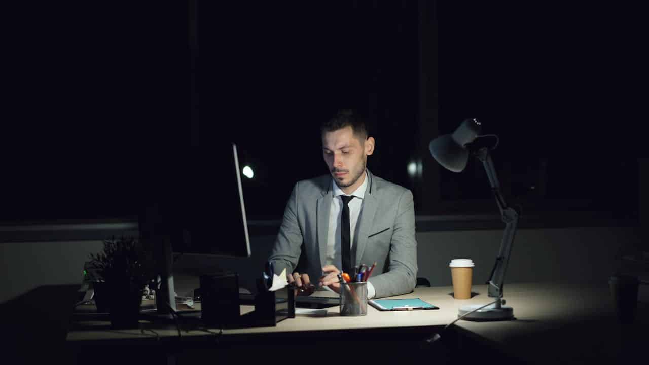 Cómo afectan realmente los turnos de noche a tu cerebro con el paso del tiempo