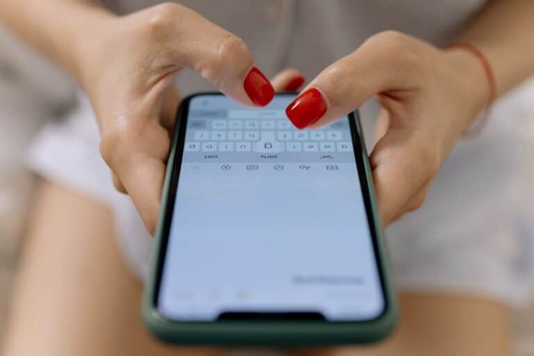 What a Dry Text Actually Does to Your Brain