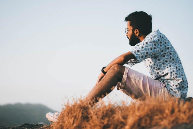 ¿Por qué los hombres guardan silencio emocional?