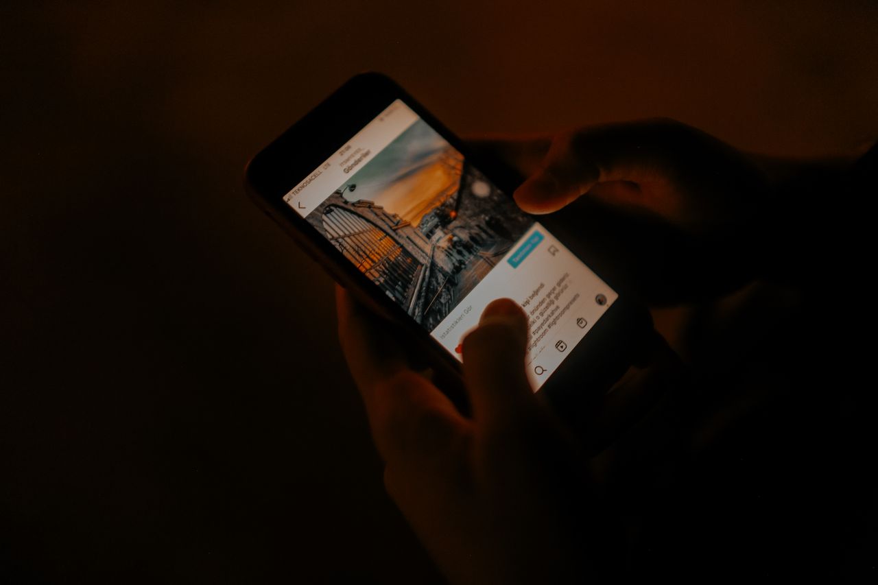Pourquoi les réseaux sociaux ont transformé la comparaison en une souffrance quotidienne