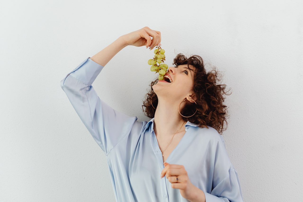 What Food and Mood Research Actually Shows Beyond the Hype