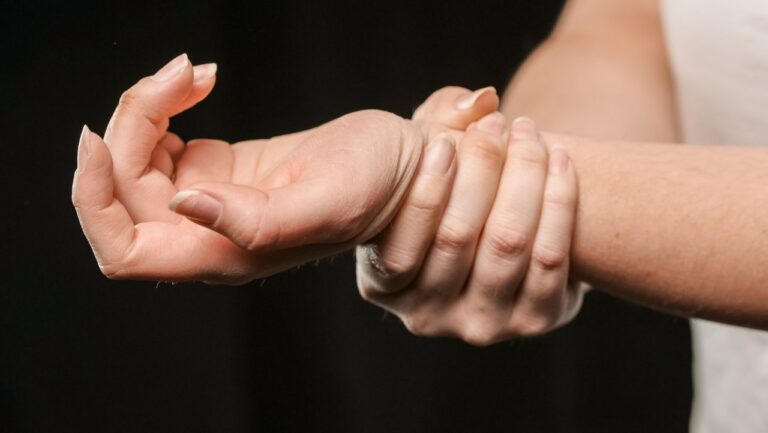 What Rheumatoid Arthritis Actually Does to Your Mind at 30