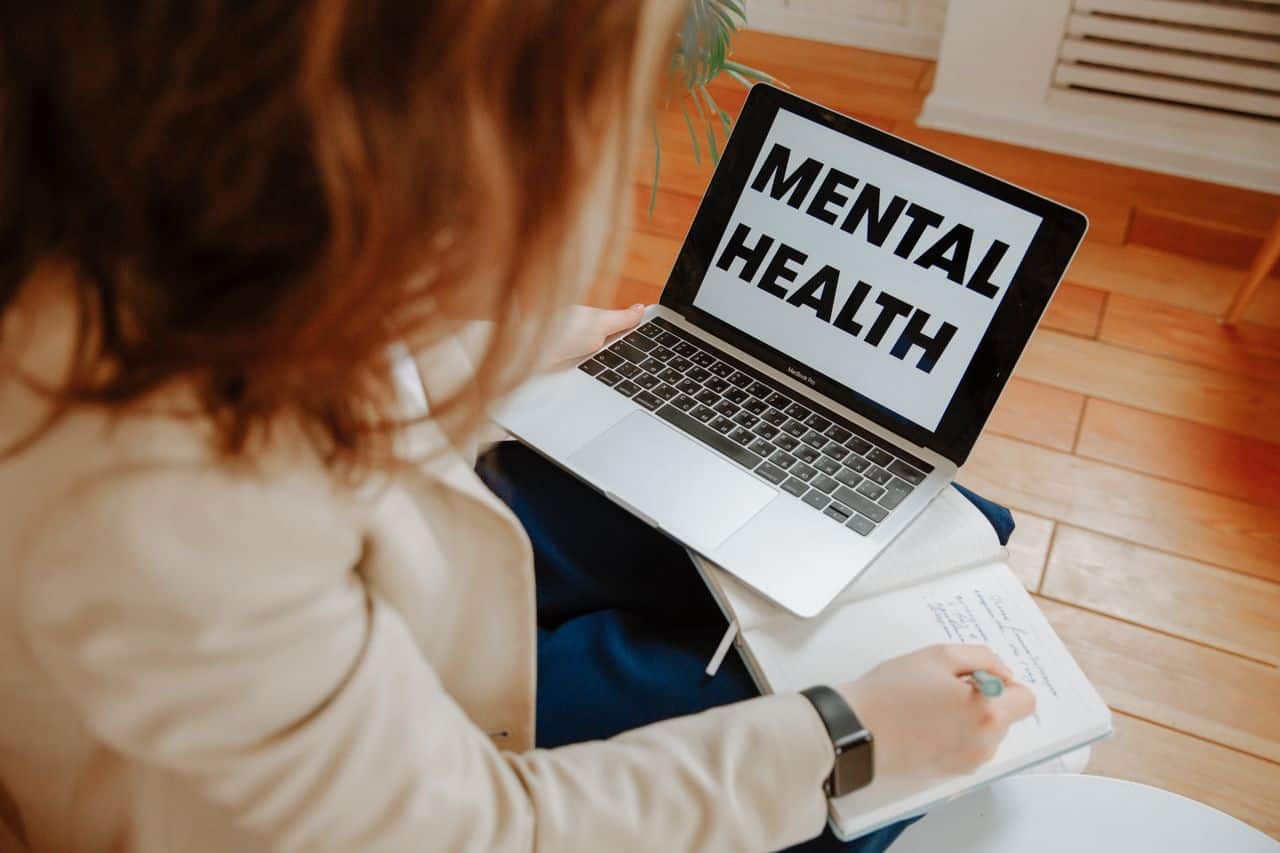 What Social Media Self-Diagnosis Actually Does to You