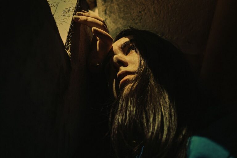 When Severe Depression Makes You Lose Touch With Reality