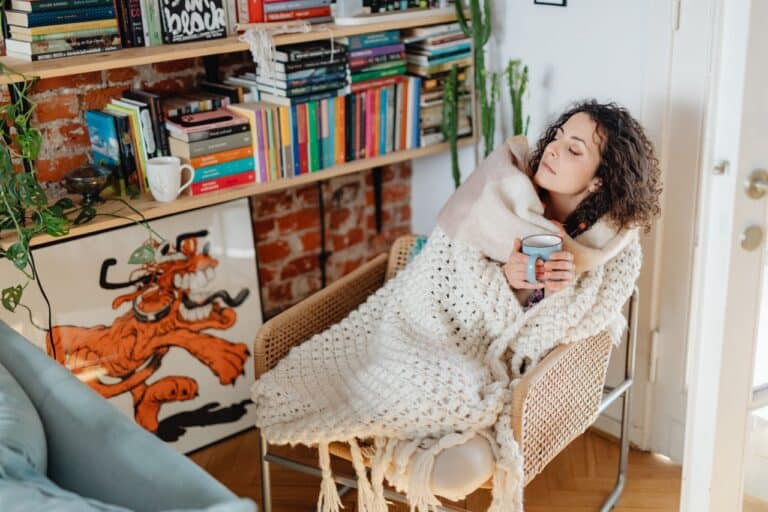 The Real Reason Hygge Actually Lowers Your Stress