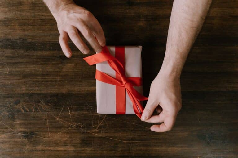 The Real Reason Gift Giving Fills You With Dread