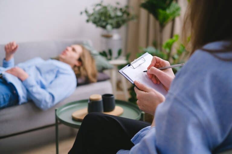 What Therapists Actually Think About You Between Sessions